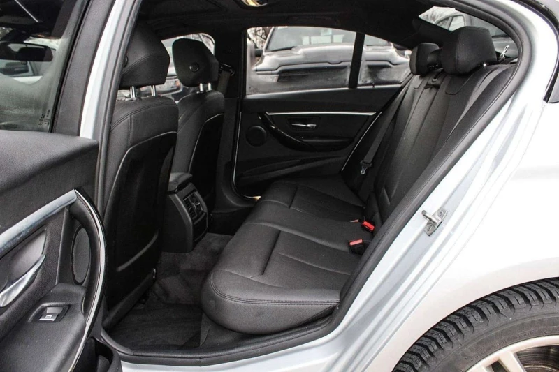 BMW 330 * xDrive SA * CARFAX * ЦЕНА ДО БГ, снимка 16 - Автомобили и джипове - 53237246