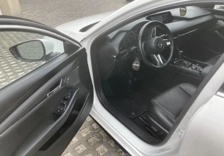 Mazda 3, снимка 6 - Автомобили и джипове - 55992499