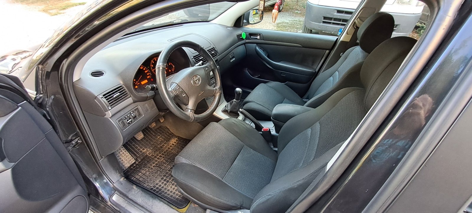 Toyota Avensis  - изображение 1