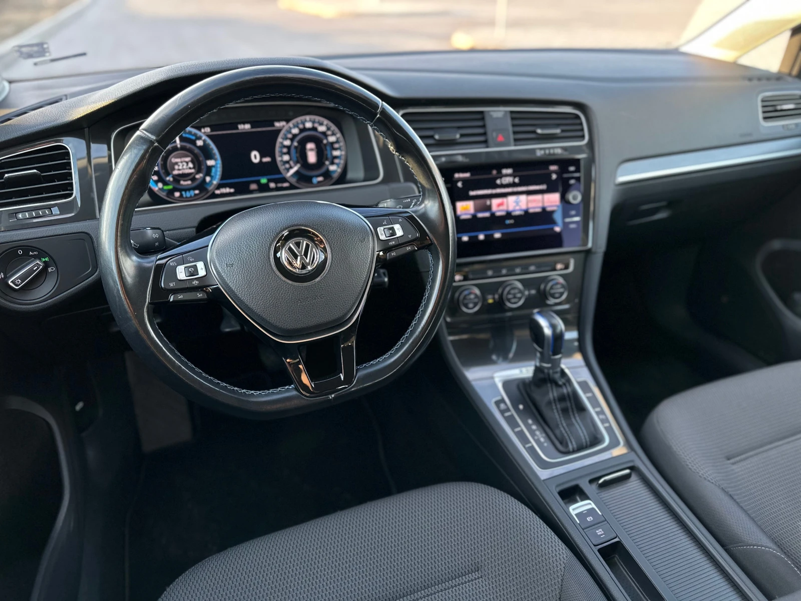 VW Golf E-GOLF 7.5 - изображение 5