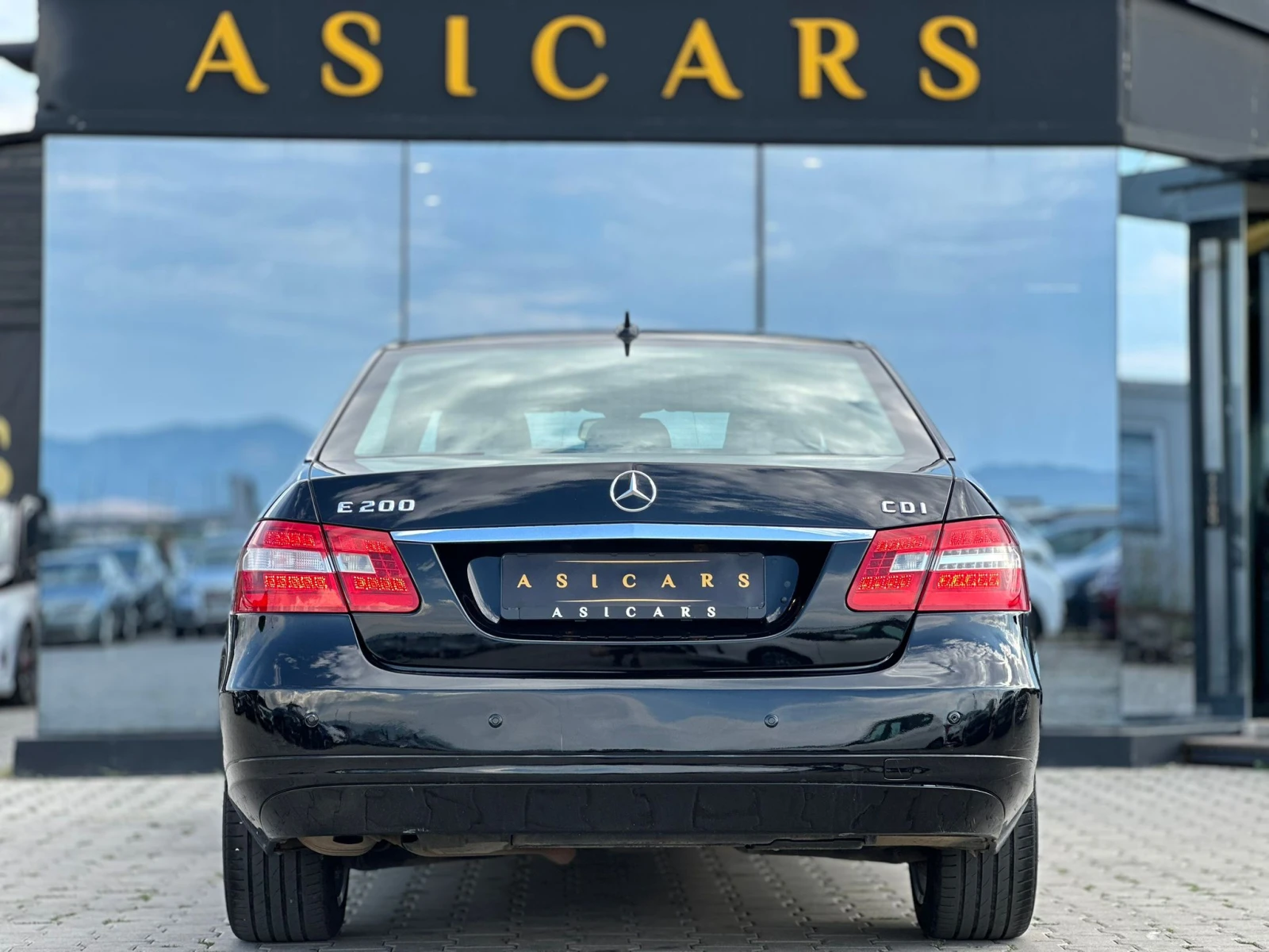 Mercedes-Benz E 200 / 2.2 CDI / 136 HP / СЕДАН / EURO 5 / TOP / - изображение 4