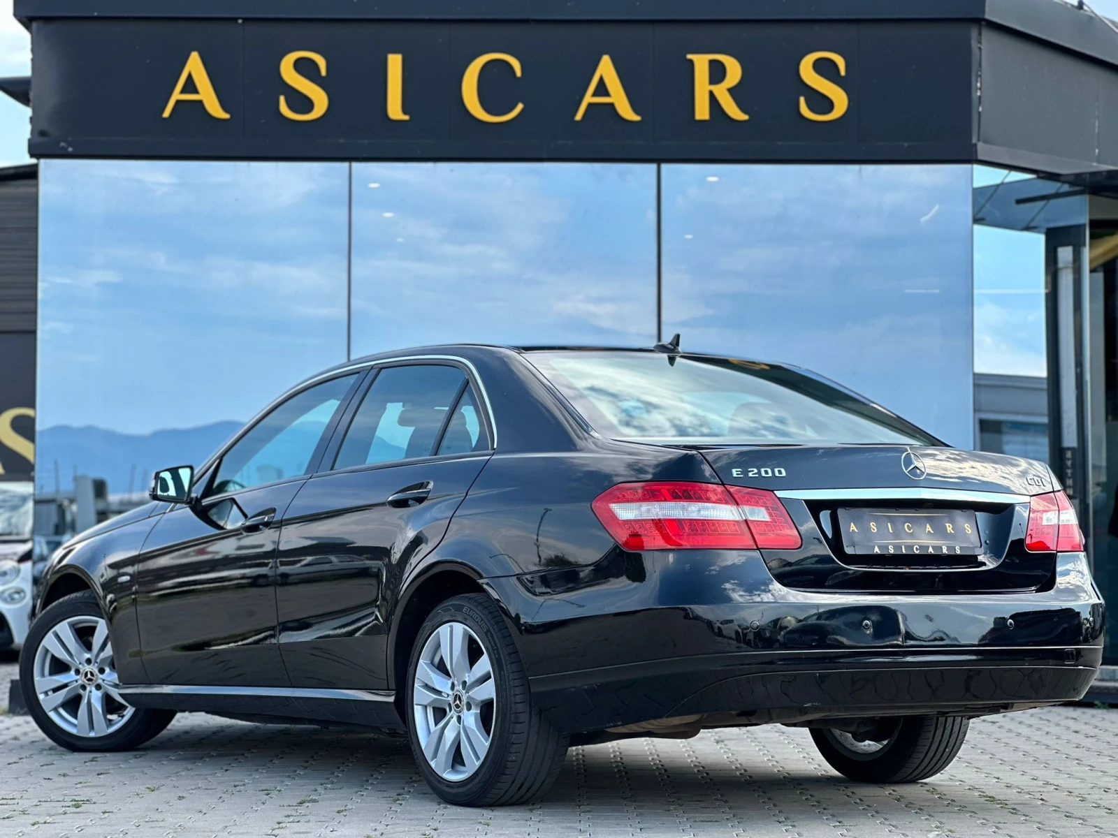 Mercedes-Benz E 200 / 2.2 CDI / 136 HP / СЕДАН / EURO 5 / TOP / - изображение 3