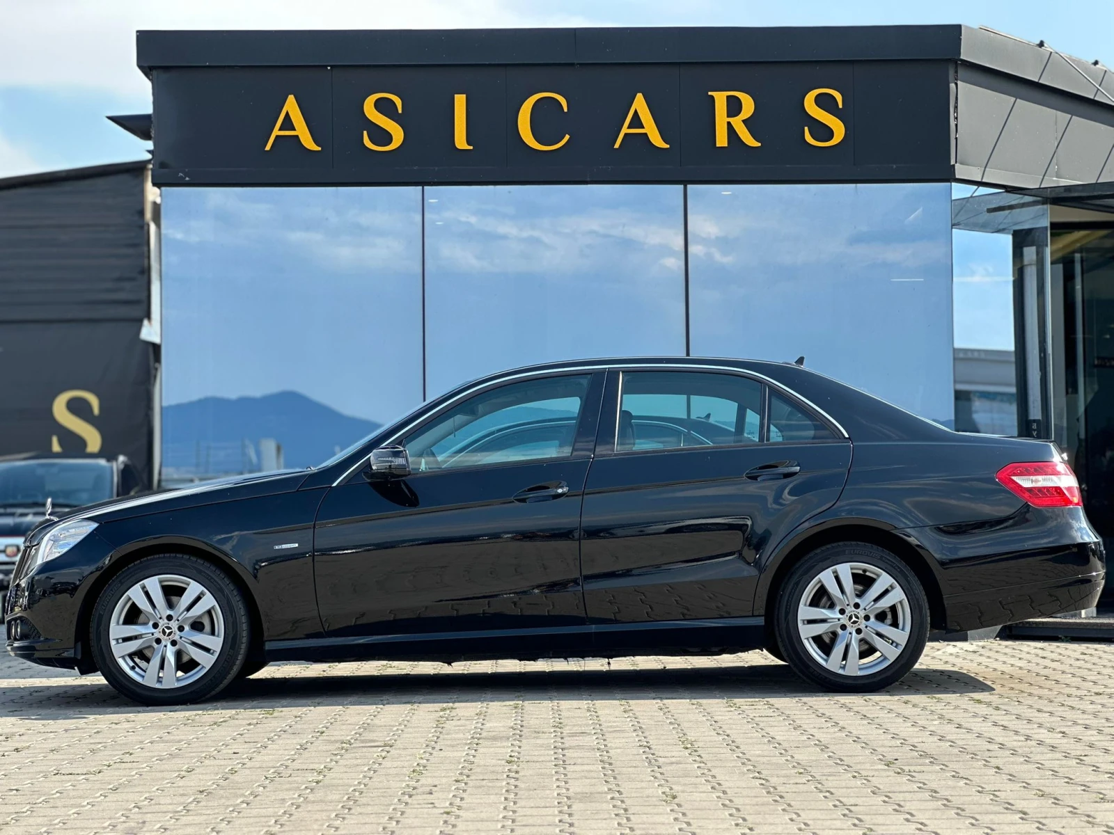 Mercedes-Benz E 200 / 2.2 CDI / 136 HP / СЕДАН / EURO 5 / TOP / - изображение 2
