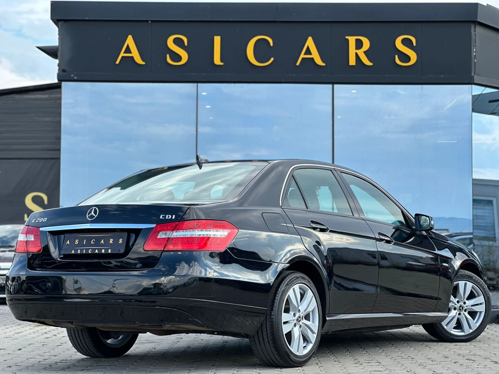 Mercedes-Benz E 200 / 2.2 CDI / 136 HP / СЕДАН / EURO 5 / TOP / - изображение 5