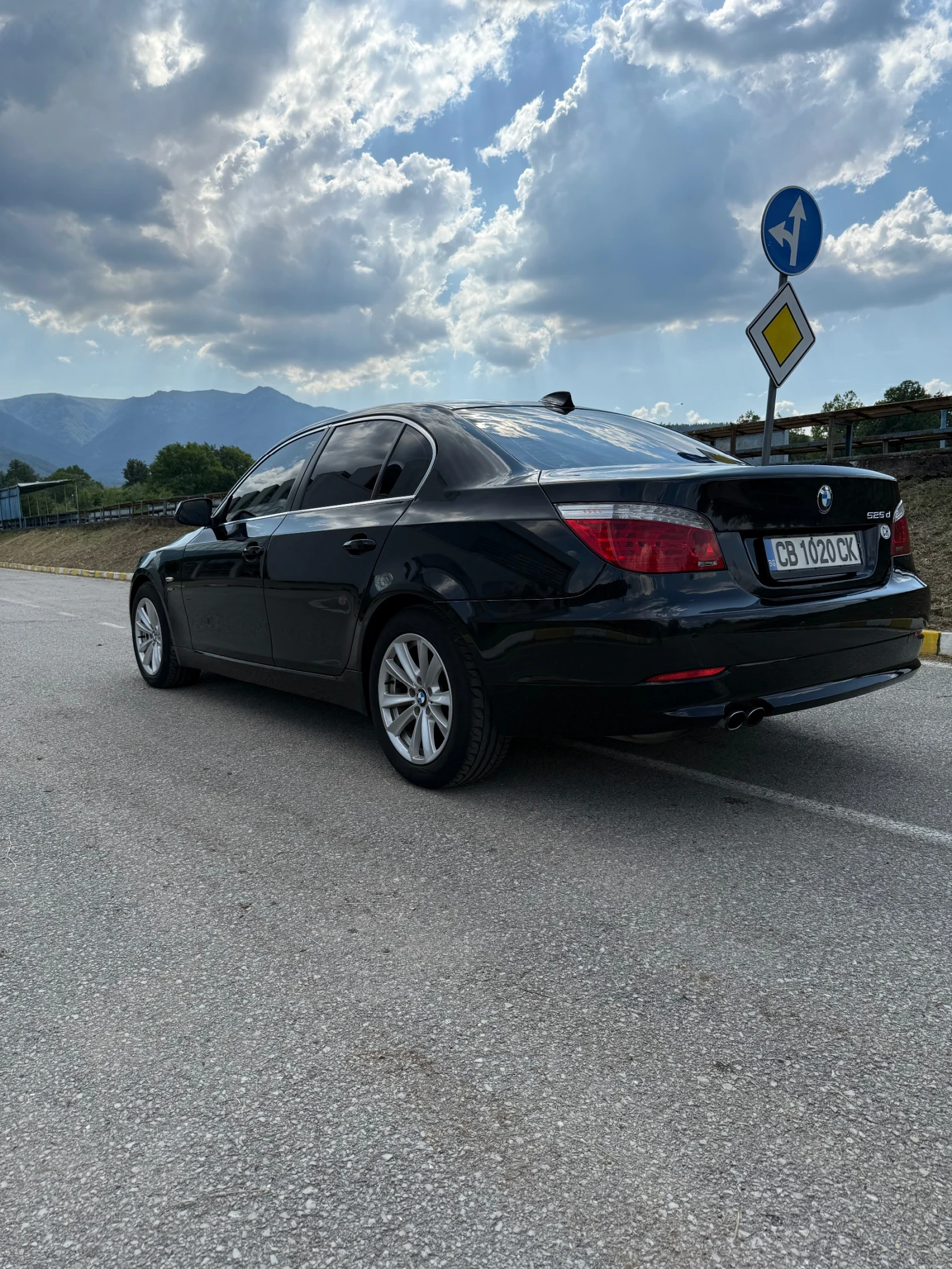 BMW 525 3.0 D, X DRIVE - изображение 10