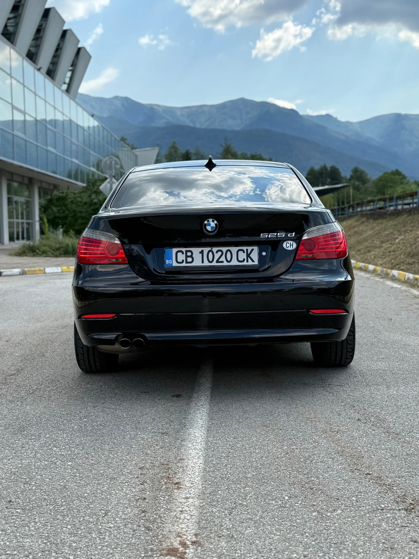 BMW 525 3.0 D, X DRIVE - изображение 8