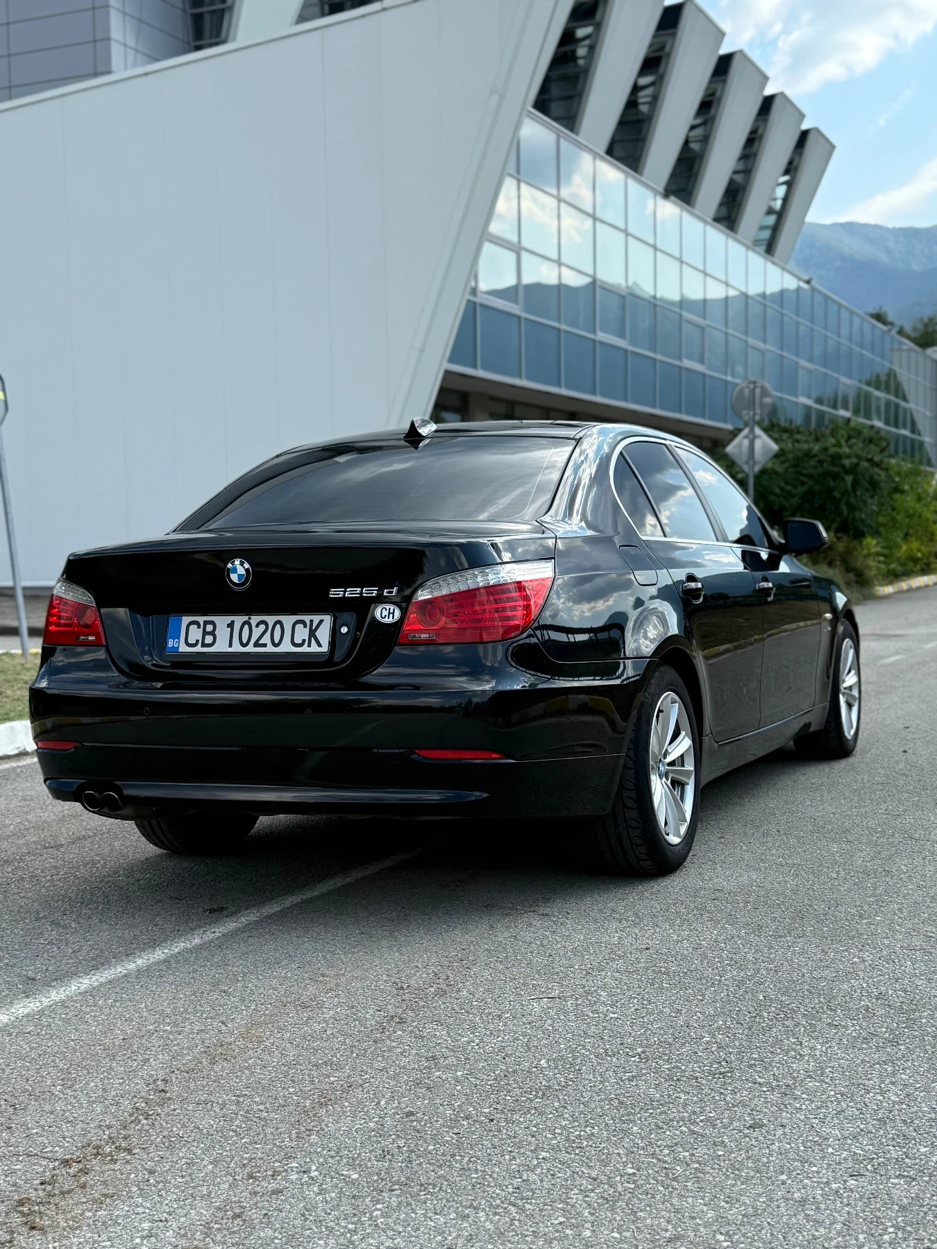 BMW 525 3.0 D, X DRIVE - изображение 9