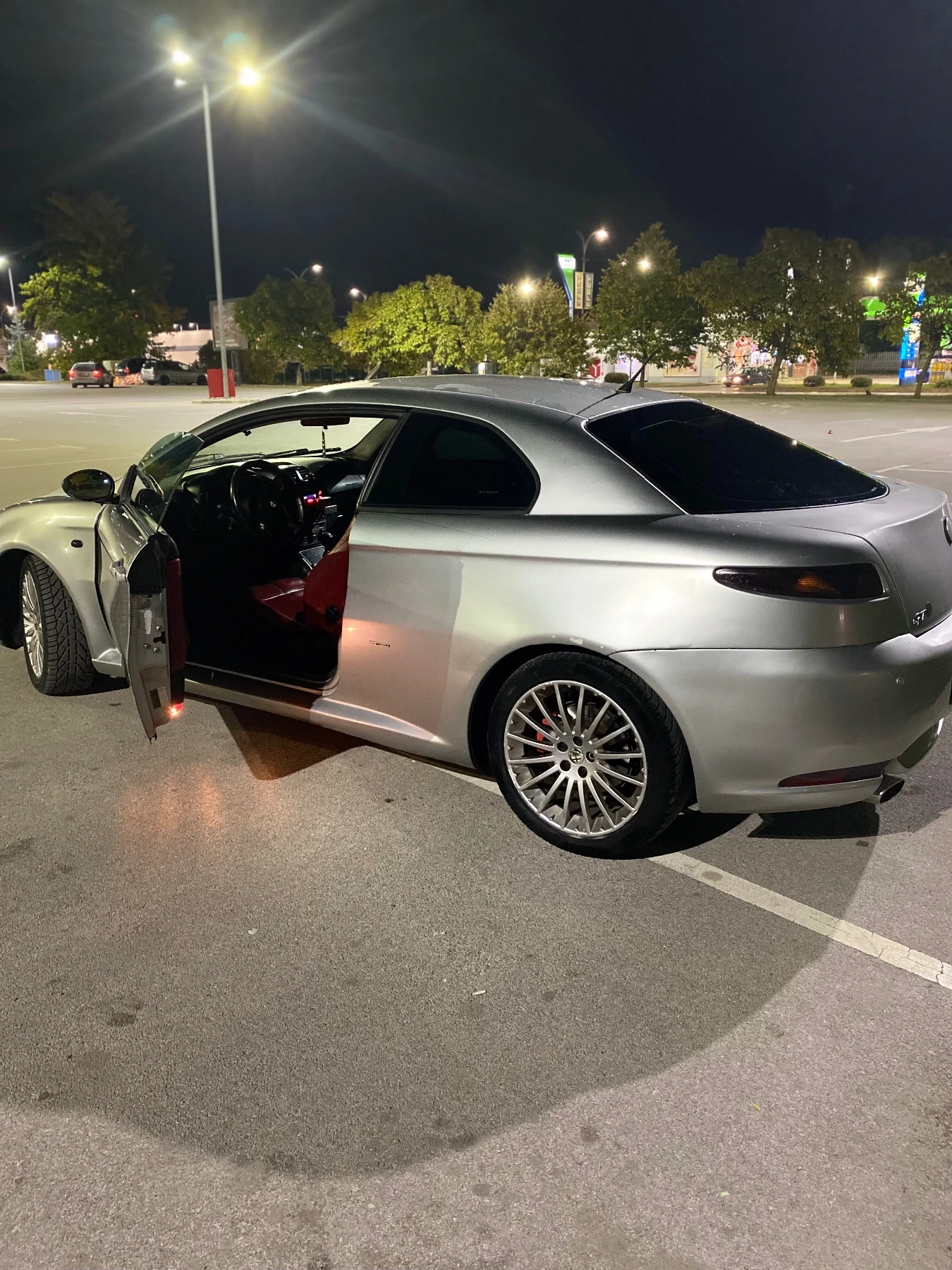 Alfa Romeo Gt 1.9 jtd - изображение 3