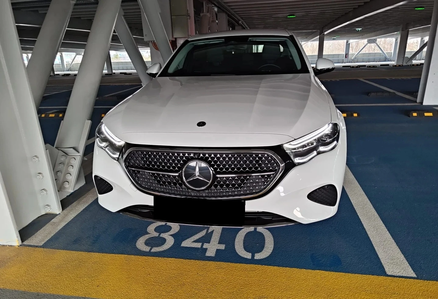 Mercedes-Benz E 200  - изображение 2