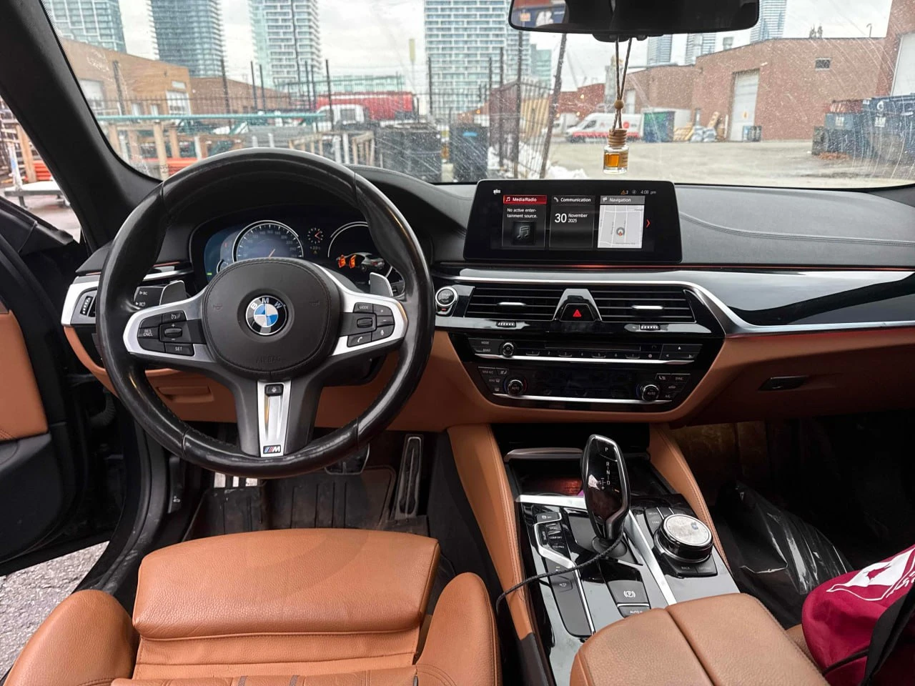 BMW 540 М-PACKET* ОБДУХВАНЕ* HEAD-UP* ПОДГРЕВ* ПАНОРАМА* H - изображение 6