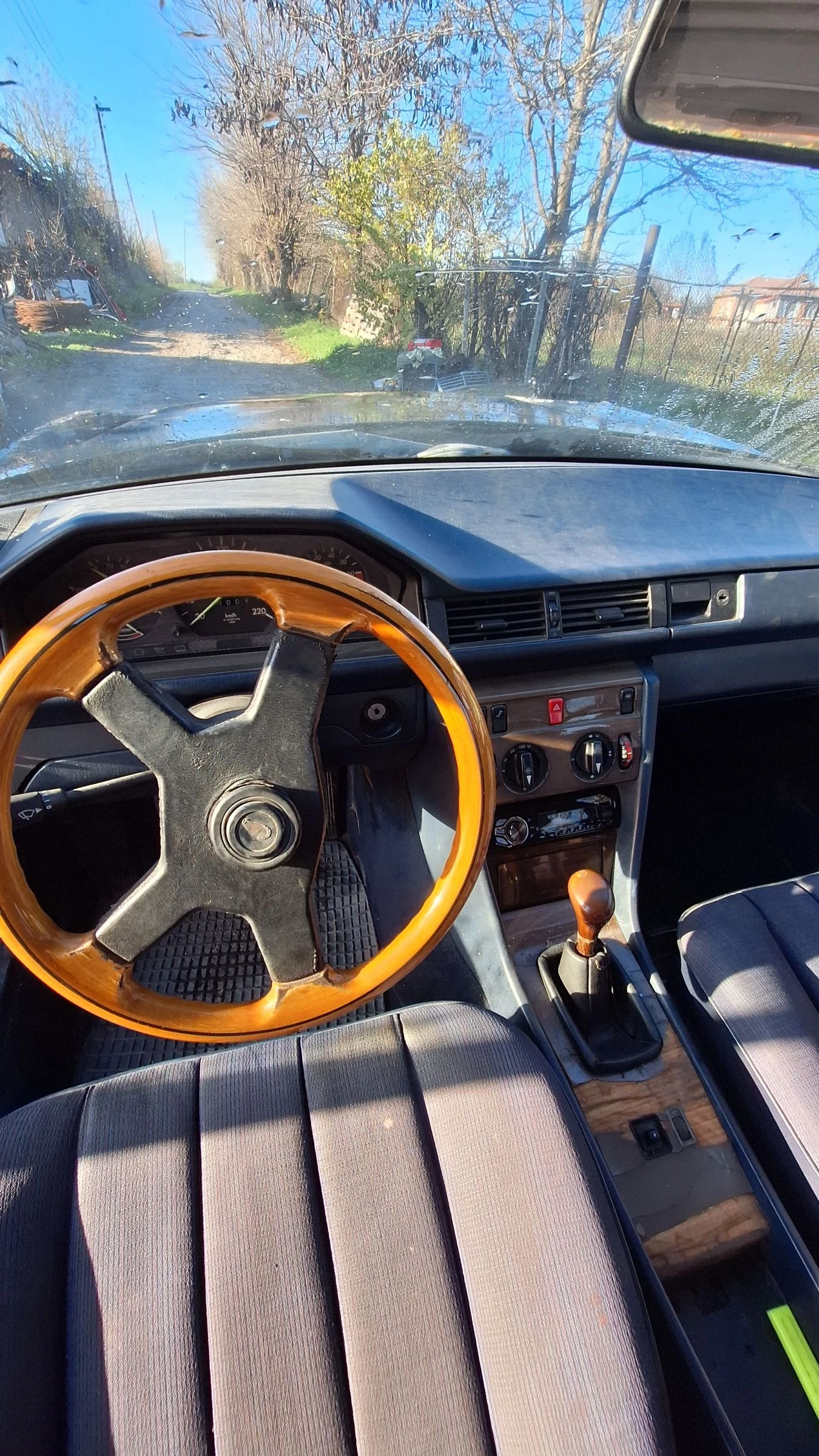 Mercedes-Benz 124 200e - изображение 8