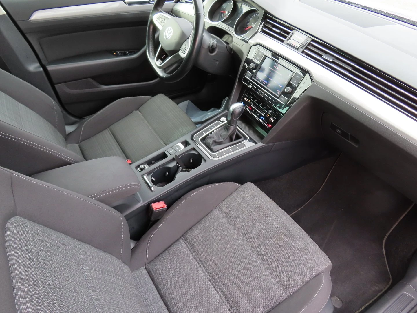 VW Passat Business 1.5 TSI OPF DSG - изображение 6