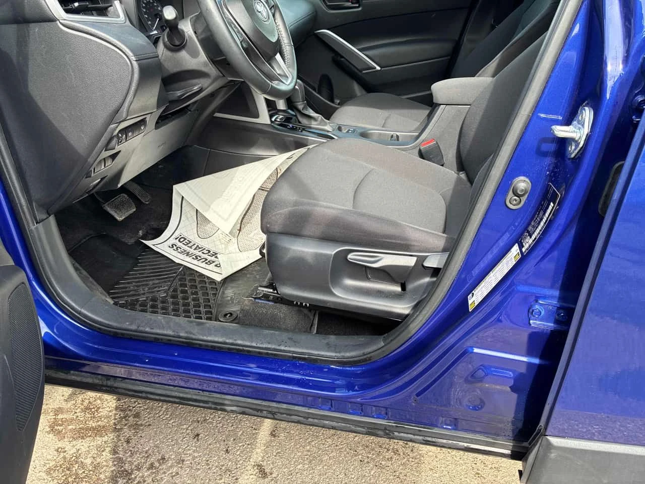 Toyota Corolla Cross * LE * ПОДГРЕВ* KEYLESS* , снимка 14 - Автомобили и джипове - 53747708