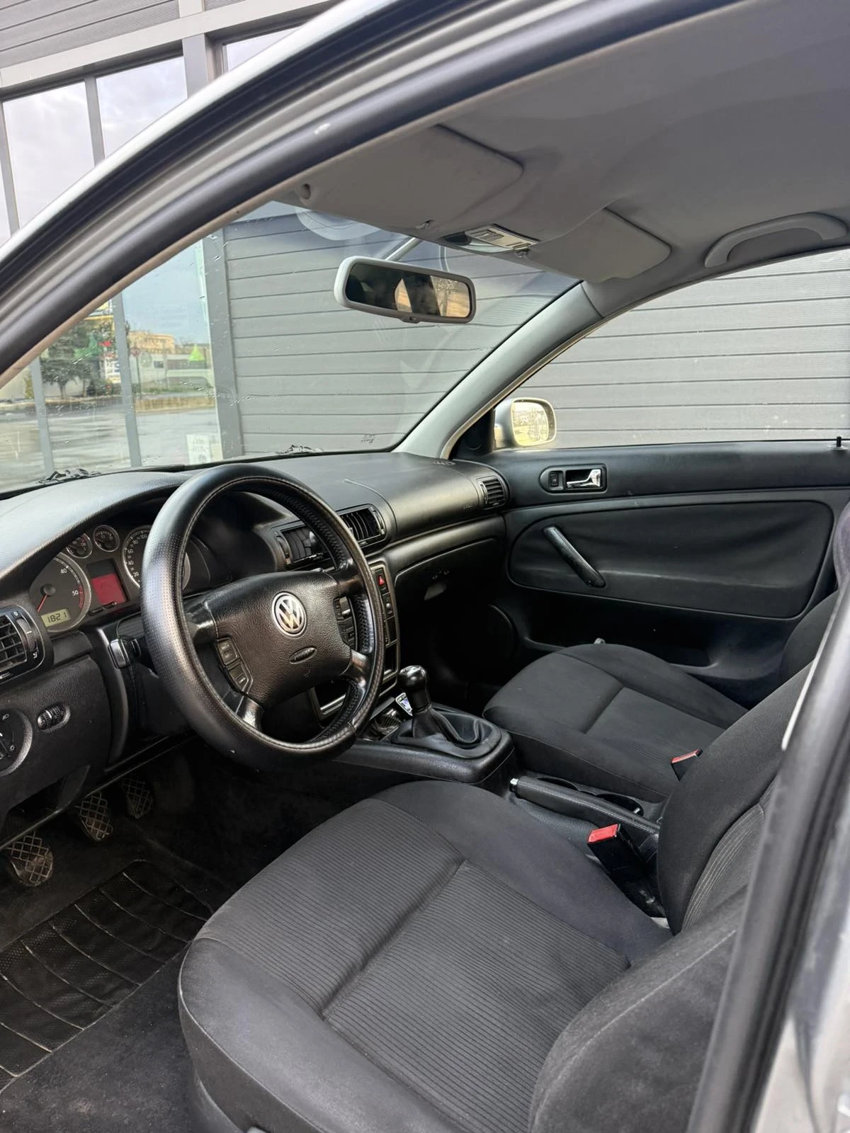 VW Passat 1, 9 TDI, снимка 6 - Автомобили и джипове - 54092881