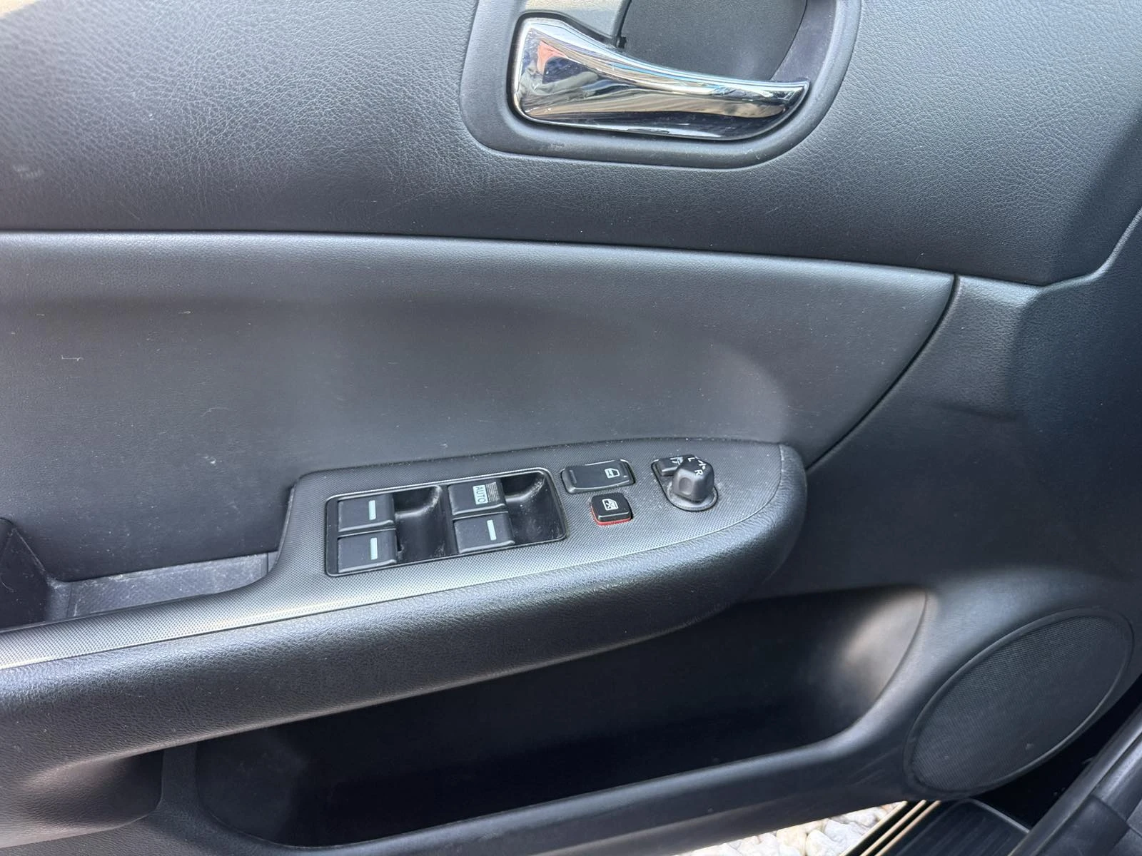 Honda Accord 2.4i Швейцария, снимка 7 - Автомобили и джипове - 54102321