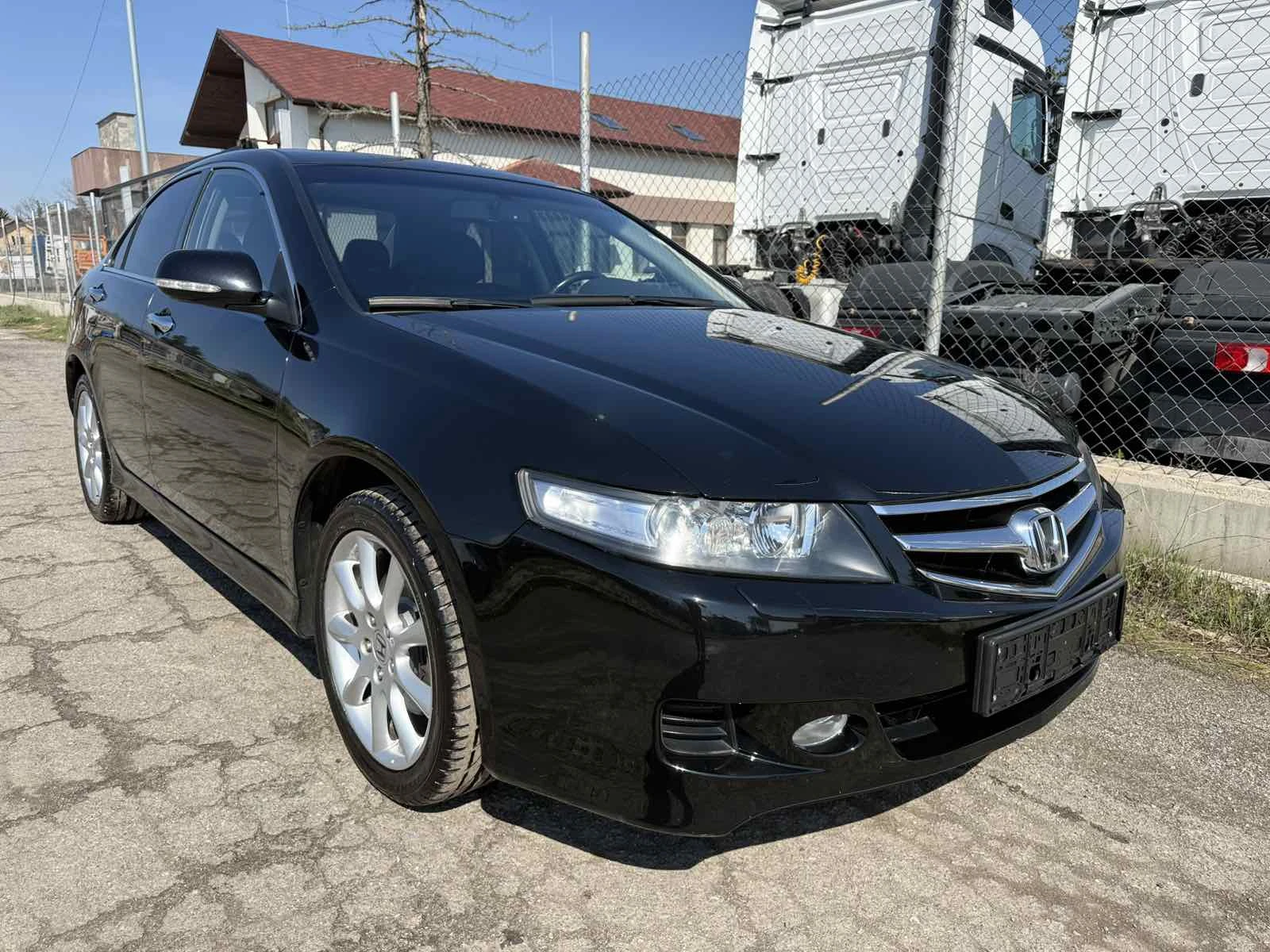 Honda Accord 2.4i Швейцария, снимка 6 - Автомобили и джипове - 54102321