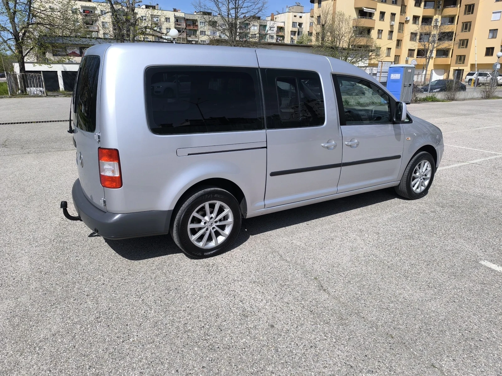 VW Caddy 1.9TDI MAXI DSG, снимка 4 - Автомобили и джипове - 54229375