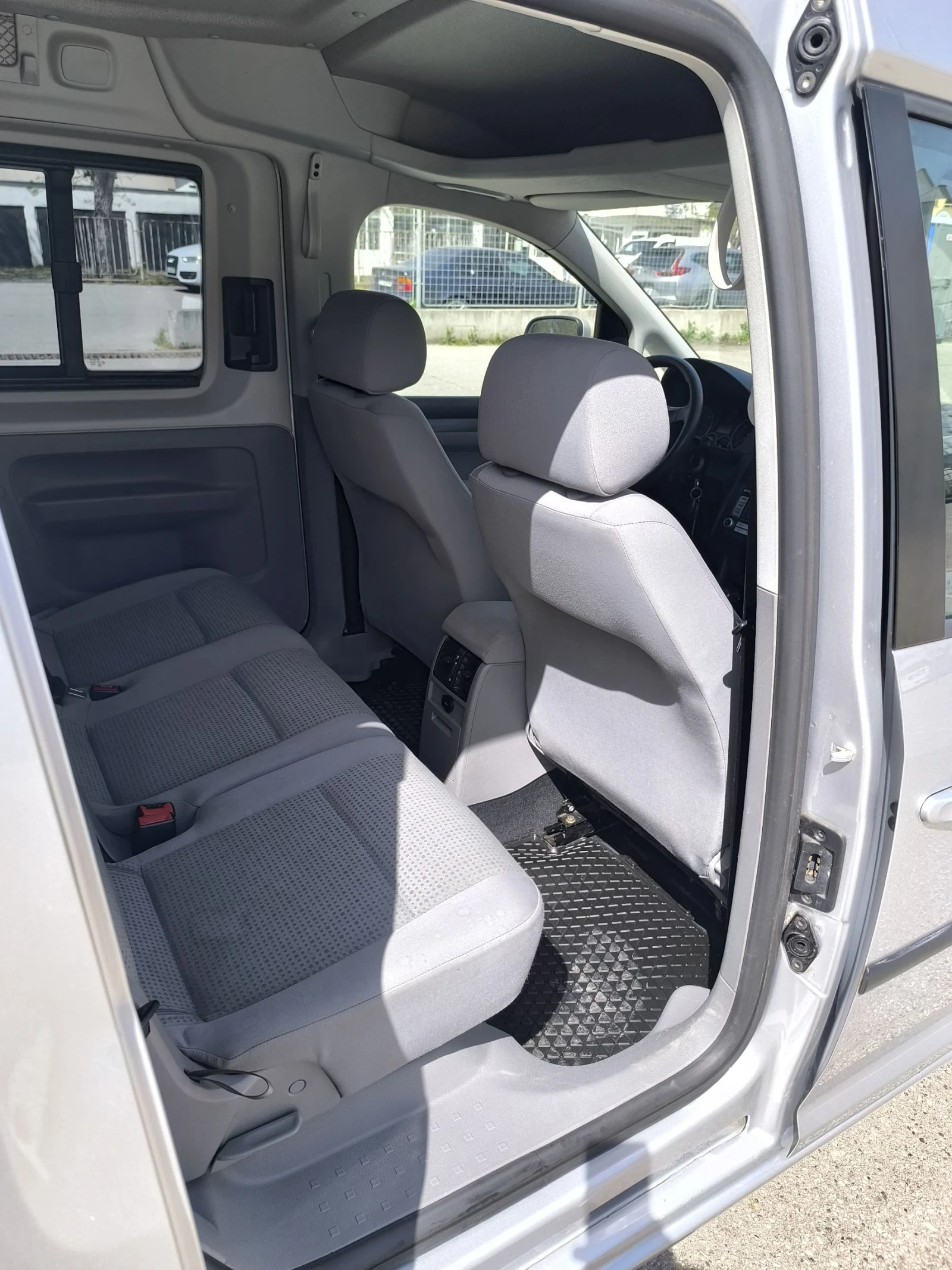 VW Caddy 1.9TDI MAXI DSG, снимка 6 - Автомобили и джипове - 54229375