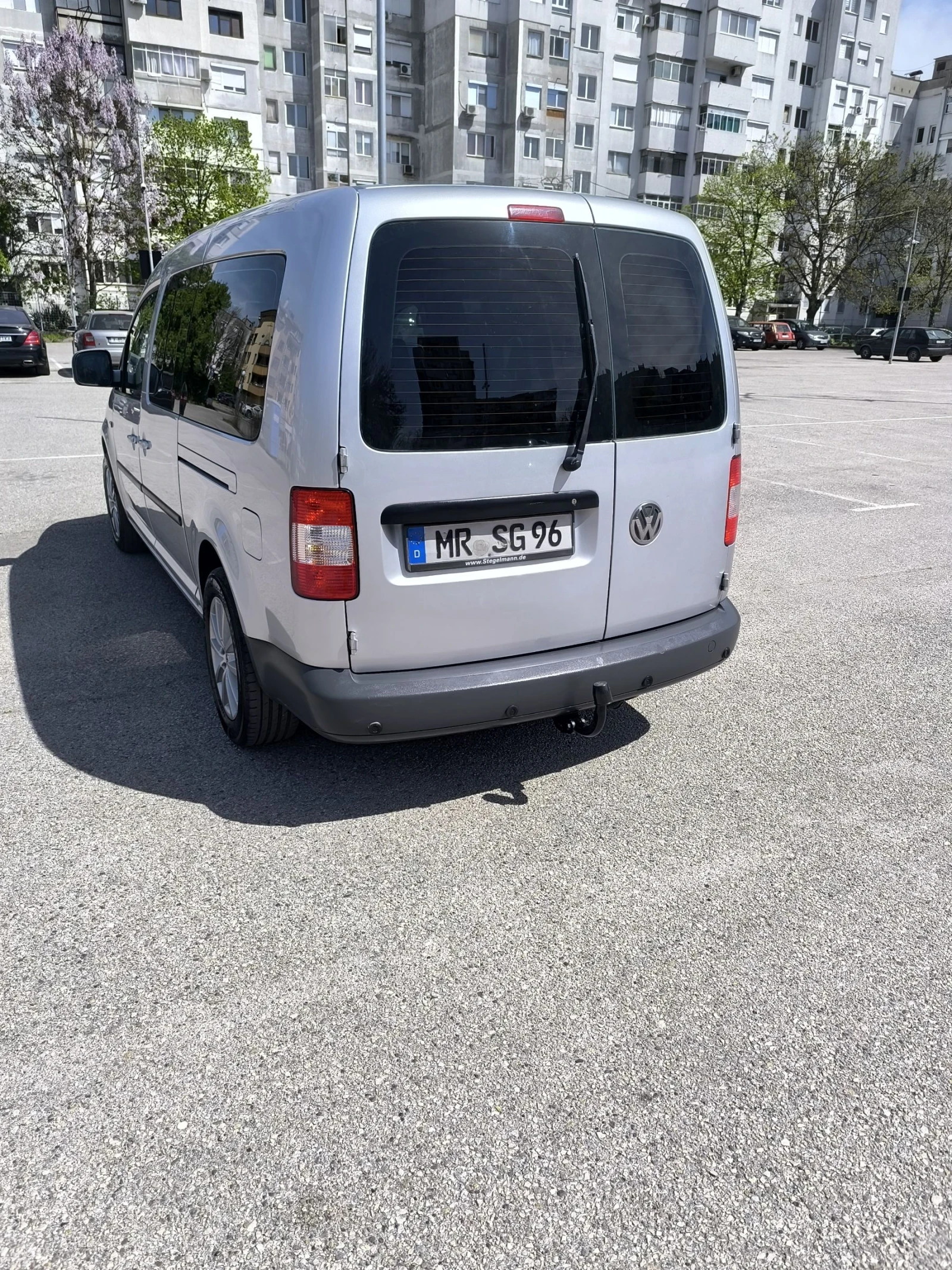 VW Caddy 1.9TDI MAXI DSG, снимка 3 - Автомобили и джипове - 54229375