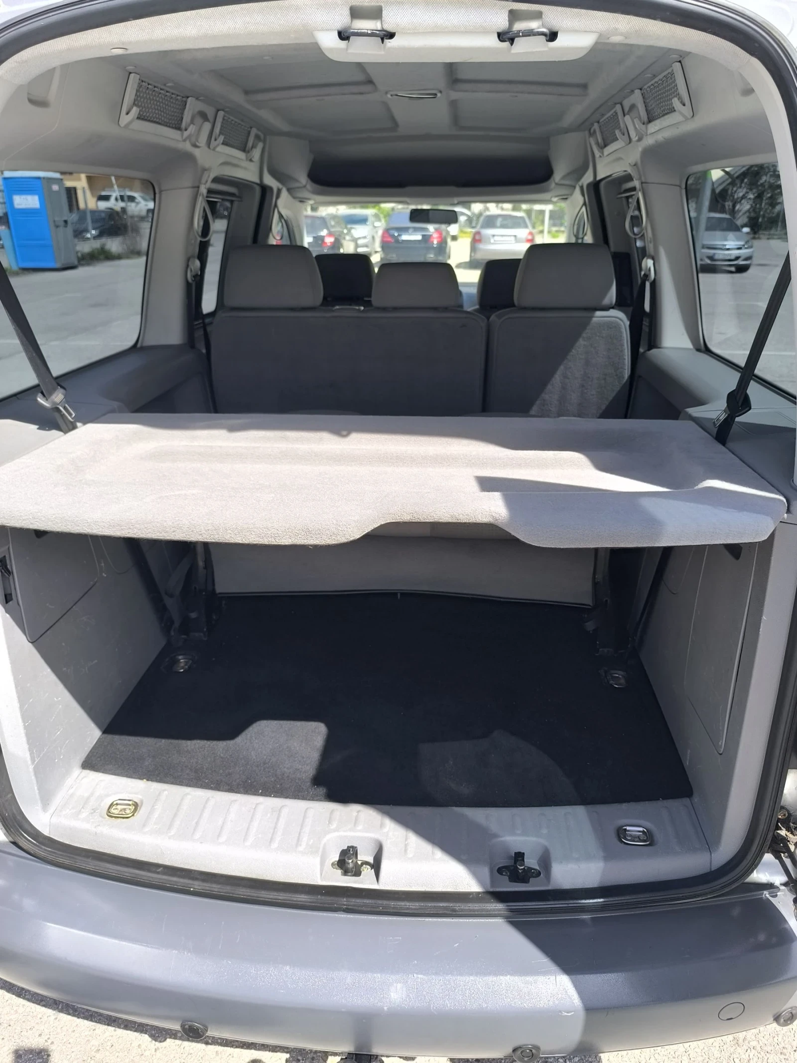 VW Caddy 1.9TDI MAXI DSG, снимка 5 - Автомобили и джипове - 54229375