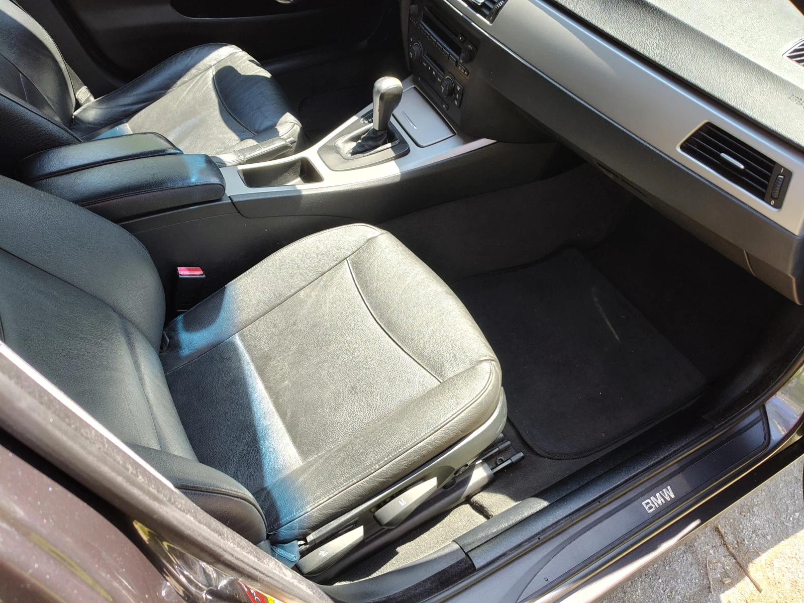 BMW 320 Е90, снимка 13 - Автомобили и джипове - 54441212