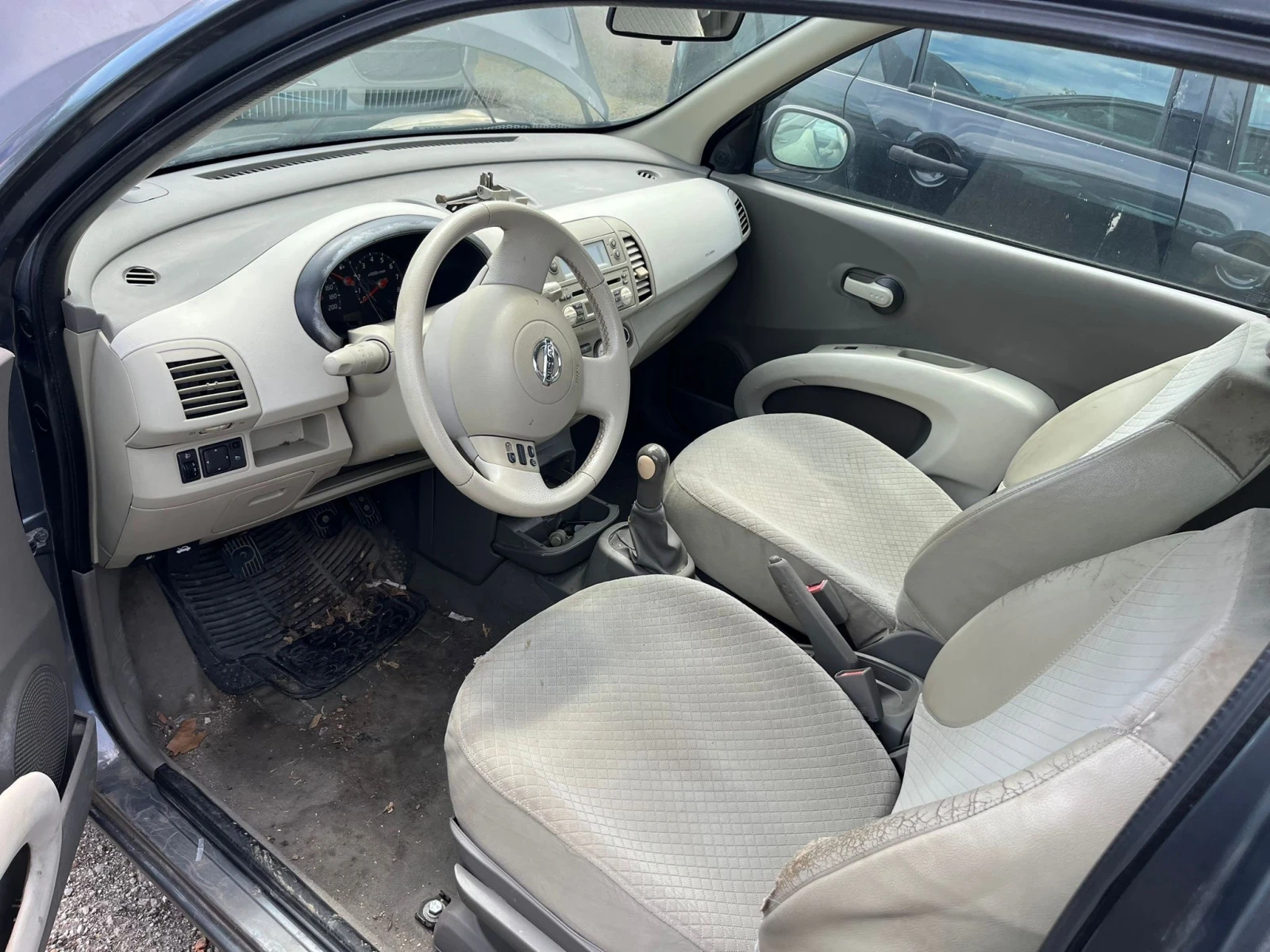 Nissan Micra 1.2i добро състояние, снимка 8 - Автомобили и джипове - 54610900
