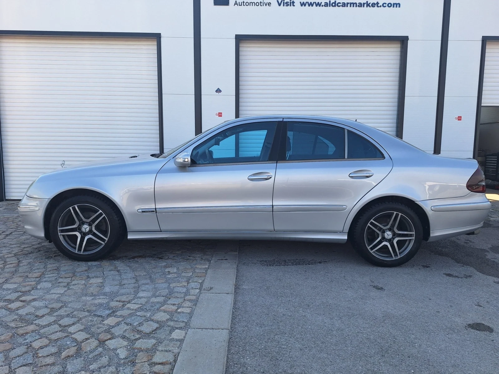 Mercedes-Benz E 270 2.7CDI automatic , снимка 4 - Автомобили и джипове - 55040328