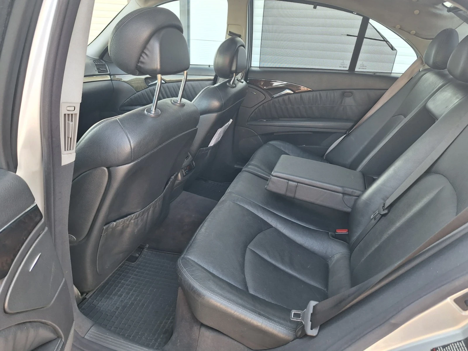 Mercedes-Benz E 270 2.7CDI automatic , снимка 14 - Автомобили и джипове - 55040328