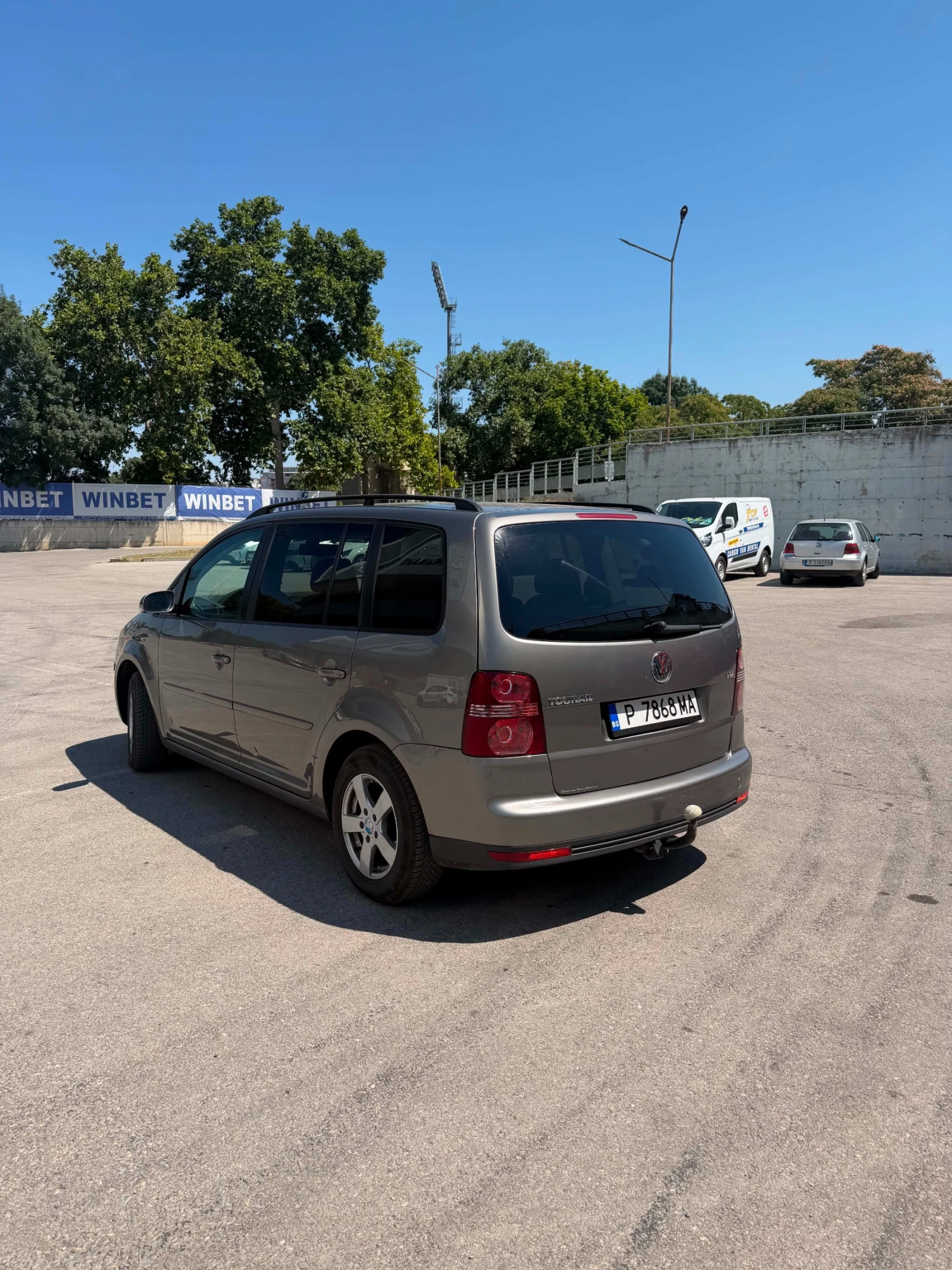 VW Touran, снимка 5 - Автомобили и джипове - 55579410