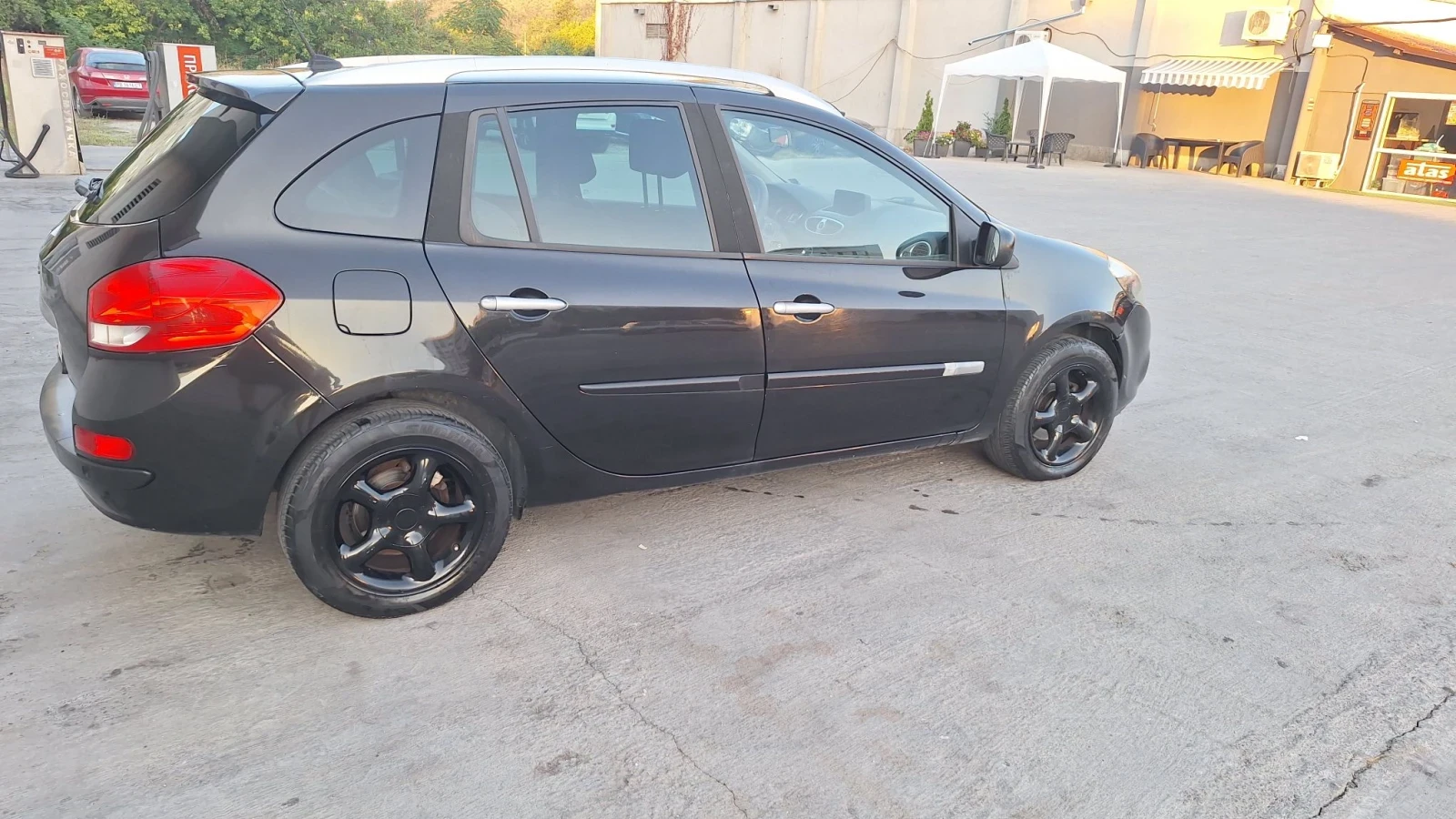 Renault Clio 1.5 dci groudtour, снимка 2 - Автомобили и джипове - 55657537