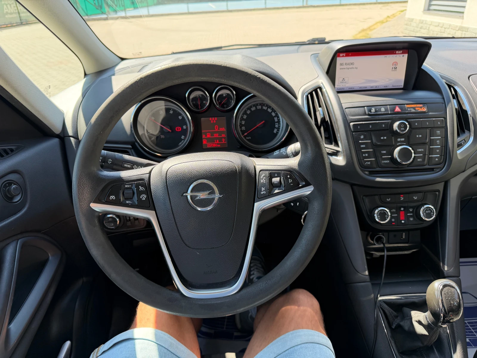 Opel Zafira 2.0 136 7 места, снимка 13 - Автомобили и джипове - 56019456