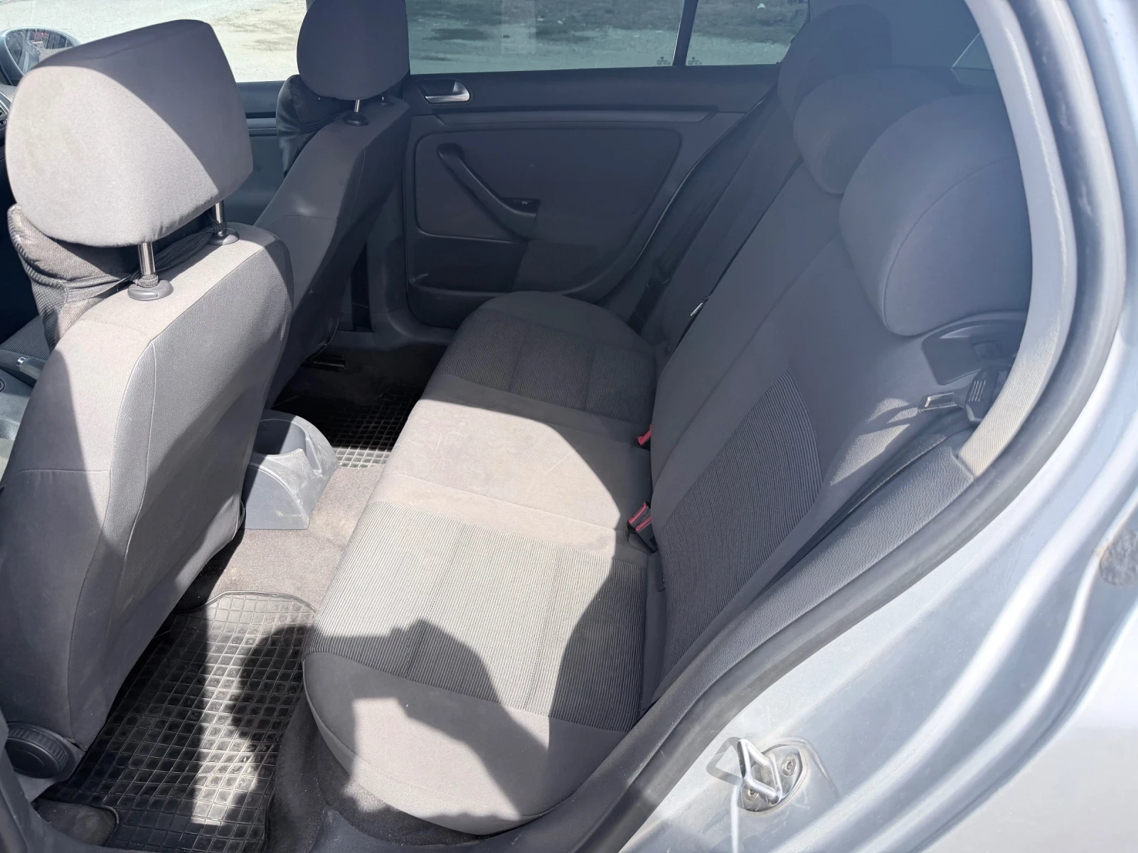 VW Golf 1.9TDI 105KS, снимка 7 - Автомобили и джипове - 56080647