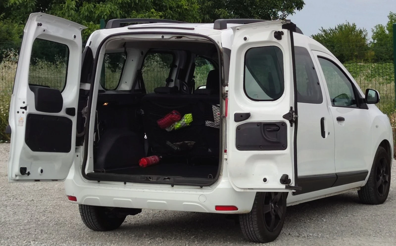 Dacia Dokker, снимка 13 - Автомобили и джипове - 56539162