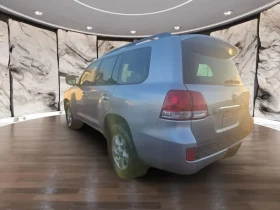 Toyota Land cruiser 5.7 V8 * 7 Места * 1 Собственик * Сервизна история, снимка 5