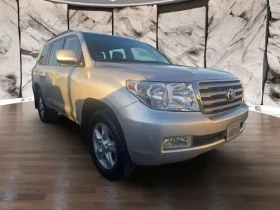 Toyota Land cruiser 5.7 V8 * 7 Места * 1 Собственик * Сервизна история, снимка 2