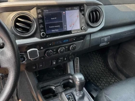 Toyota Tacoma * 4x4 Double Cab SB * CARFAX * ОПЦИЯ ЗА ФИНАНСИРАН, снимка 9