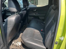 Toyota Tacoma * 4x4 Double Cab SB * CARFAX * ОПЦИЯ ЗА ФИНАНСИРАН, снимка 10