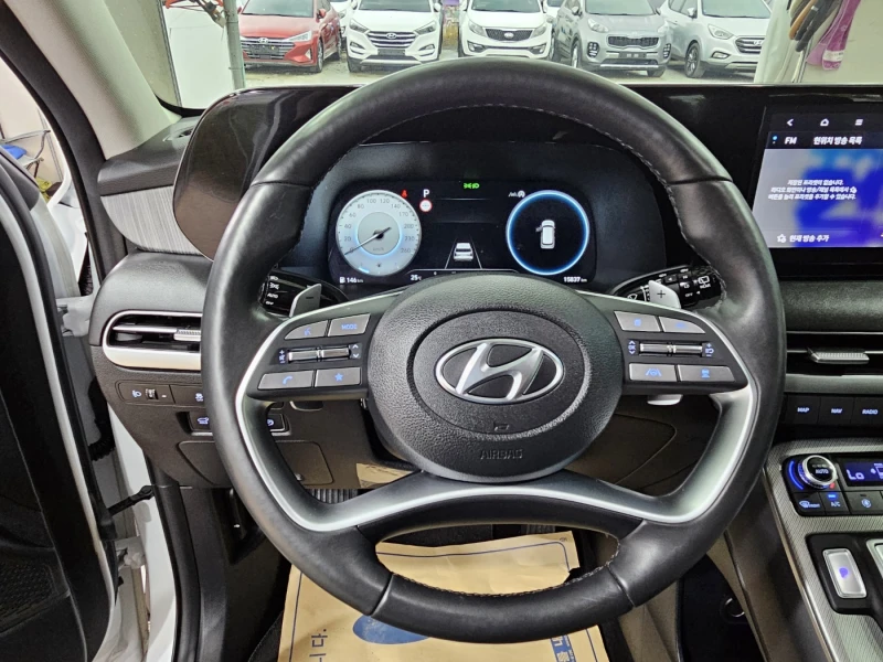 Hyundai Palisade 3.8 Бензин почти НОВ, снимка 10 - Автомобили и джипове - 51955201