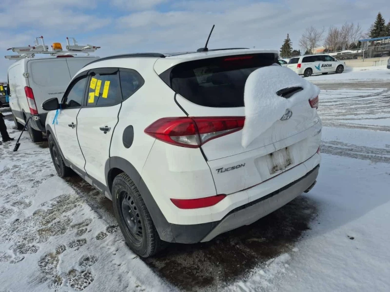 Hyundai Tucson SE /Кожа/Нави/Подгрев/4х4, снимка 4 - Автомобили и джипове - 53561947