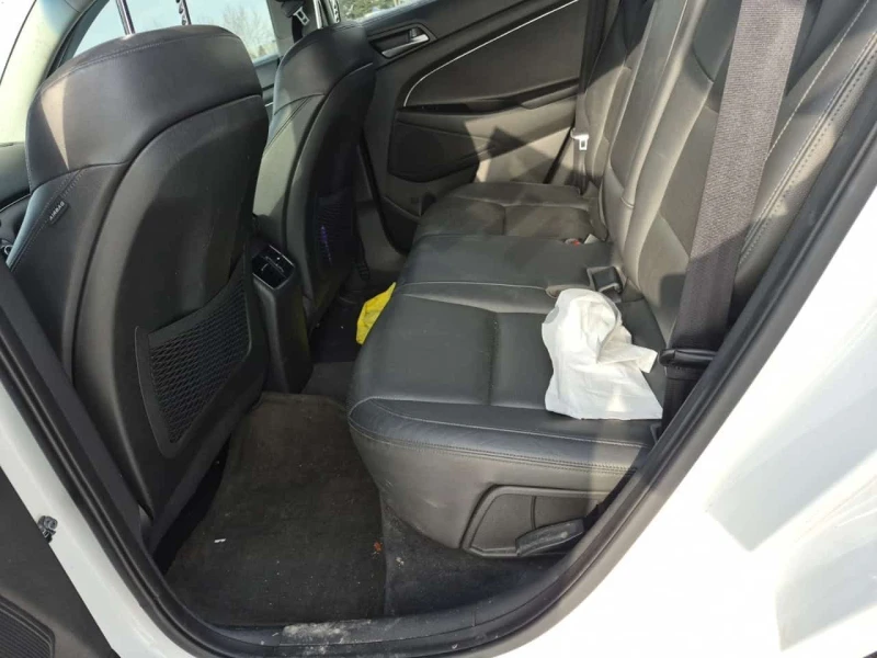 Hyundai Tucson SE /Кожа/Нави/Подгрев/4х4, снимка 10 - Автомобили и джипове - 53561947