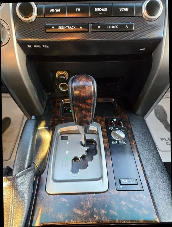 Toyota Land cruiser 5.7 V8 * 7 Места * 1 Собственик * Сервизна история, снимка 11 - Автомобили и джипове - 53782166