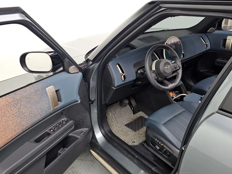 Mini Countryman 2.0 Automatic, снимка 10 - Автомобили и джипове - 55996351