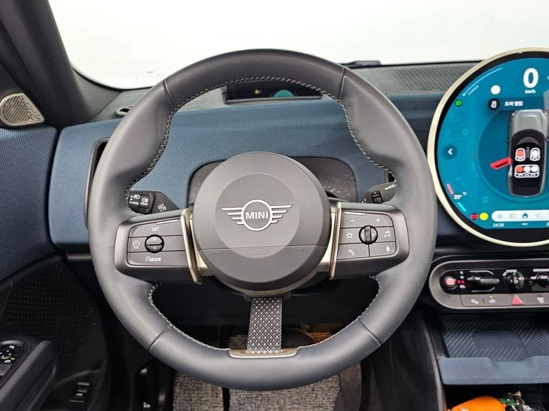Mini Countryman 2.0 Automatic, снимка 13 - Автомобили и джипове - 55996351