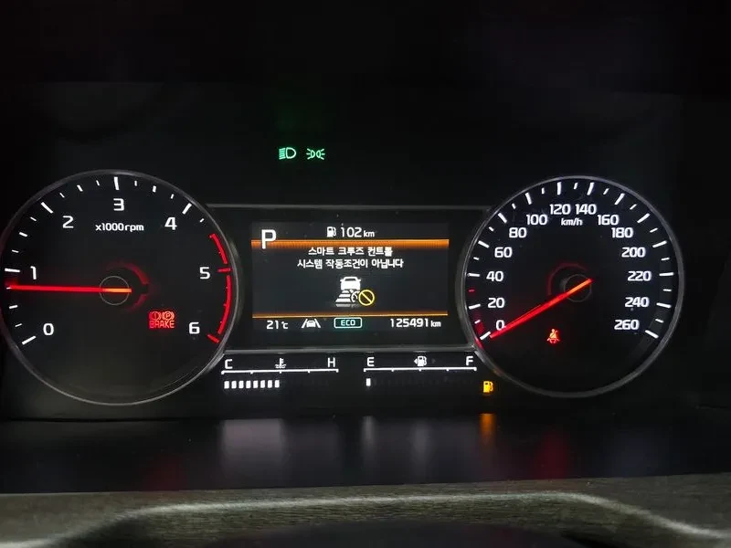 Kia Sorento 2.2 CRDI 4WD - САМО 30% АВАНС, снимка 8 - Автомобили и джипове - 56018258