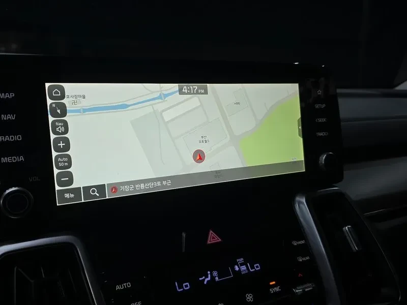 Kia Sorento 2.2 CRDI 4WD - САМО 30% АВАНС, снимка 17 - Автомобили и джипове - 56018258