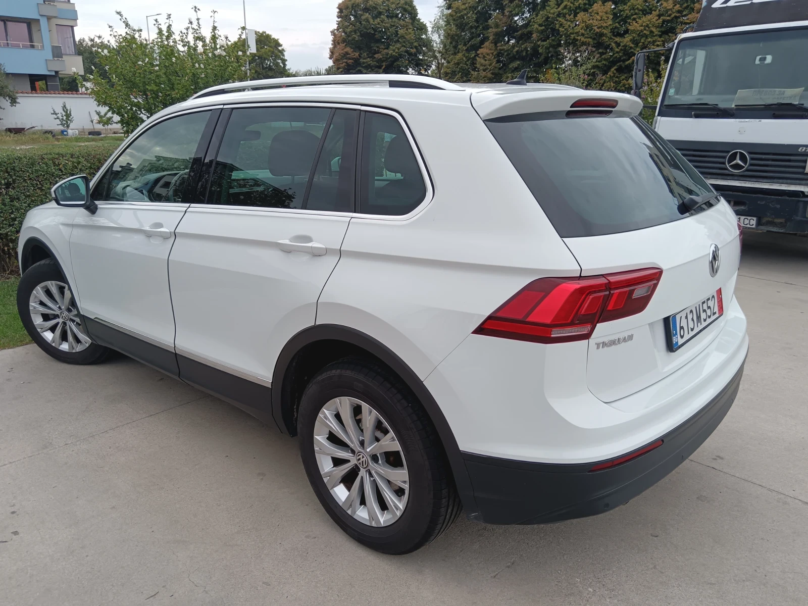 VW Tiguan 4mot 2.0 Tdi Scr Business Bmt  Dsg - изображение 3