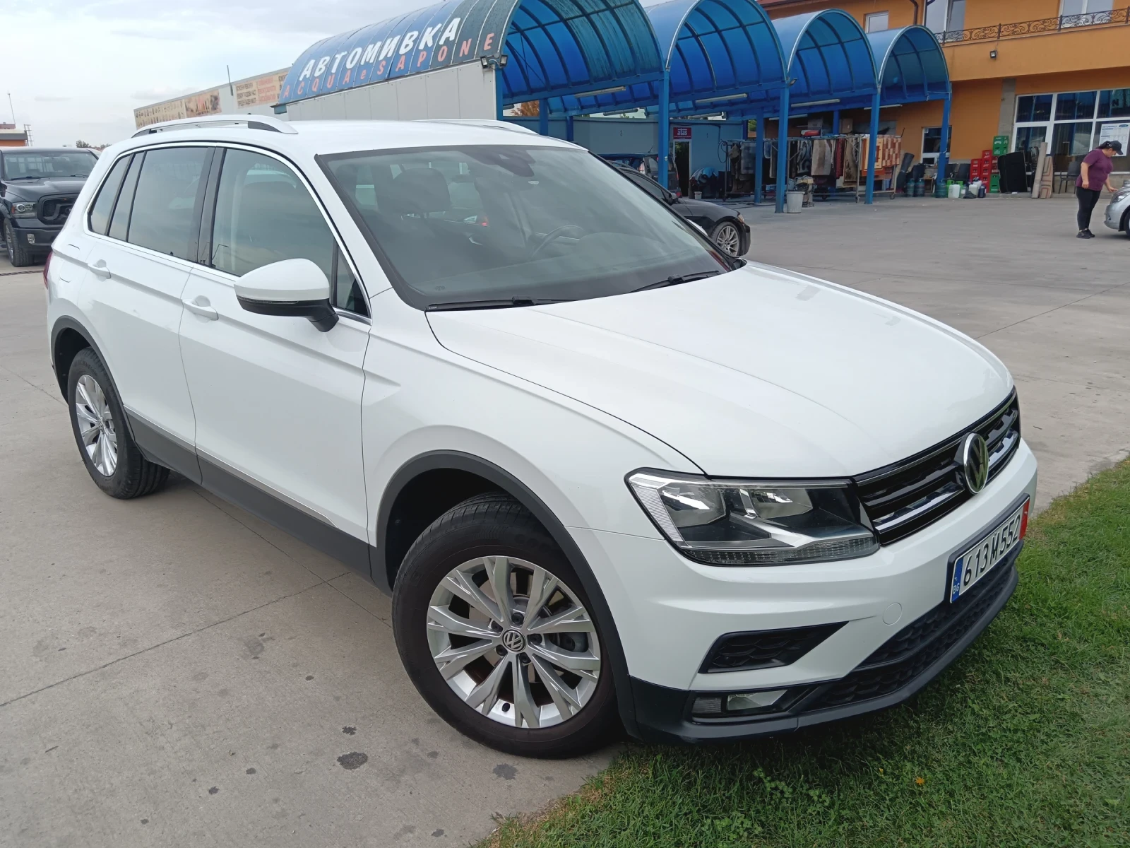 VW Tiguan 4mot 2.0 Tdi Scr Business Bmt  Dsg - изображение 2