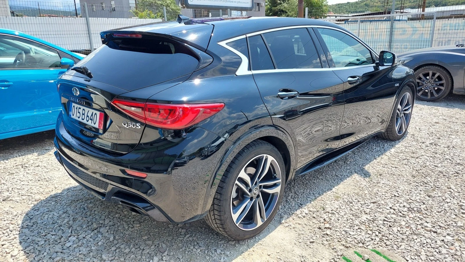 Infiniti Q30 QS30 4x4 - изображение 5