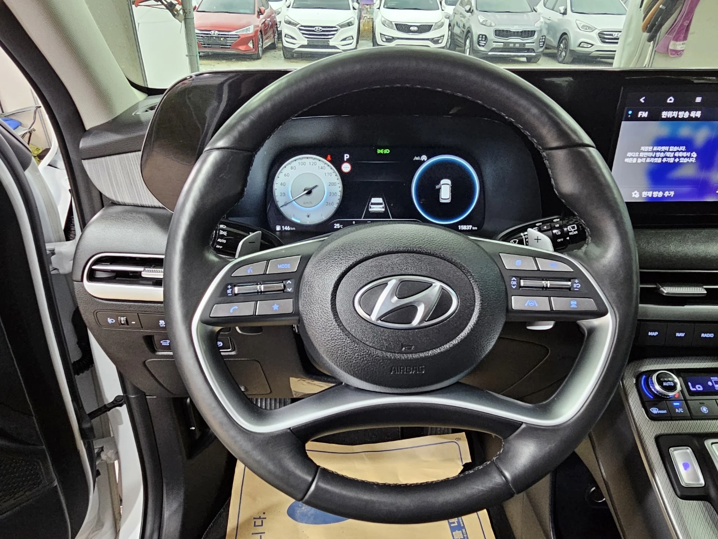 Hyundai Palisade 3.8 Бензин почти НОВ - изображение 10