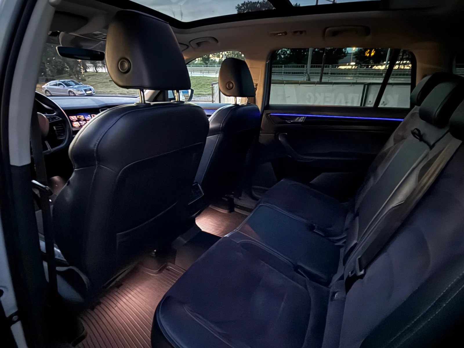 Skoda Kodiaq 2.0 TDI 190к.с. 4x4 7DSG - ПАНОРАМА - УНИКАТ, снимка 11 - Автомобили и джипове - 51985611
